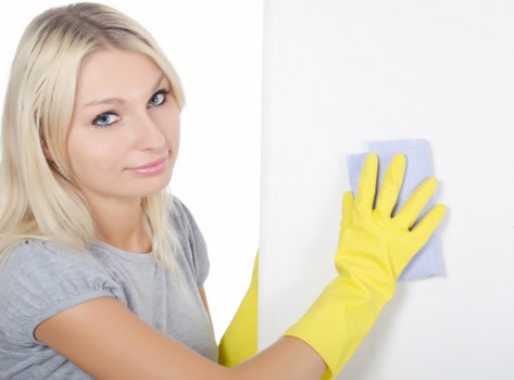 Local facade cleaning service for shops and commercial buildings in Highbury